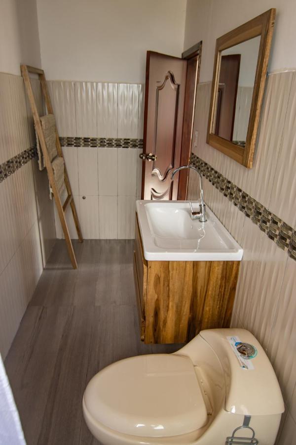 Bunker593 Inn Тена Екстер'єр фото