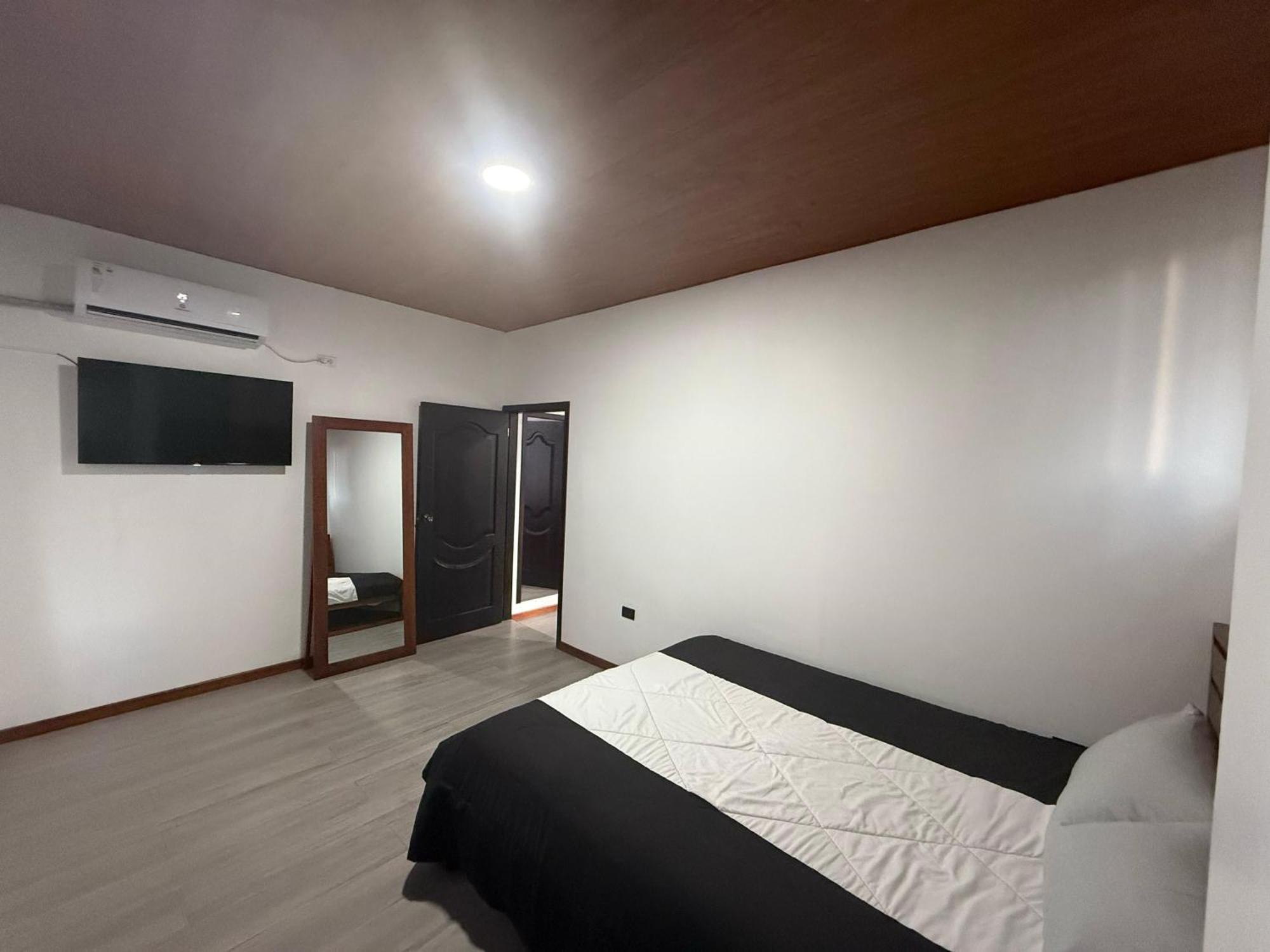 Bunker593 Inn Тена Екстер'єр фото