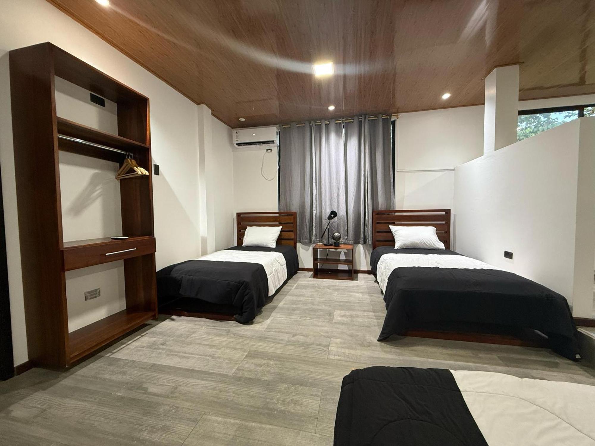 Bunker593 Inn Тена Екстер'єр фото