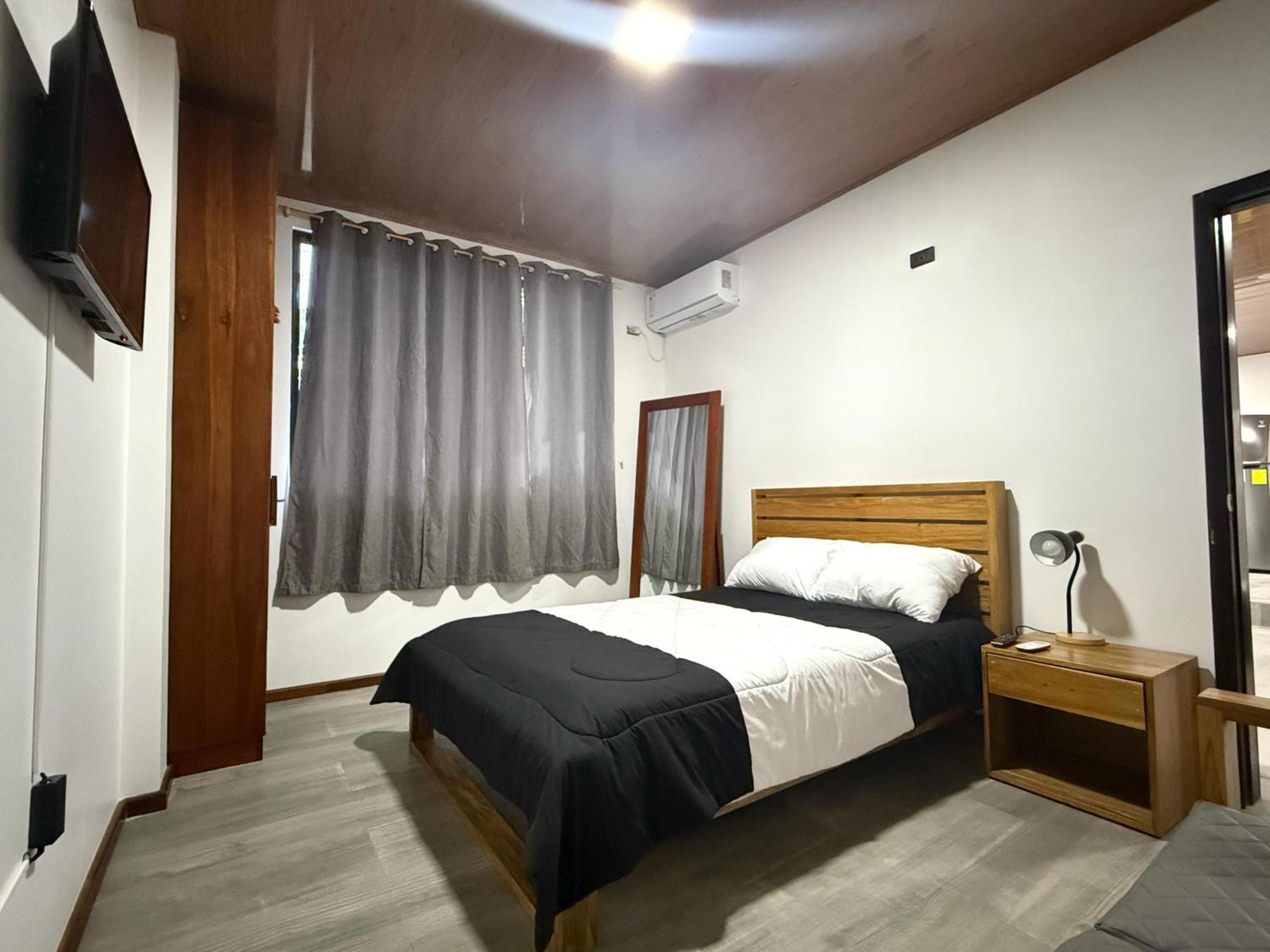Bunker593 Inn Тена Екстер'єр фото